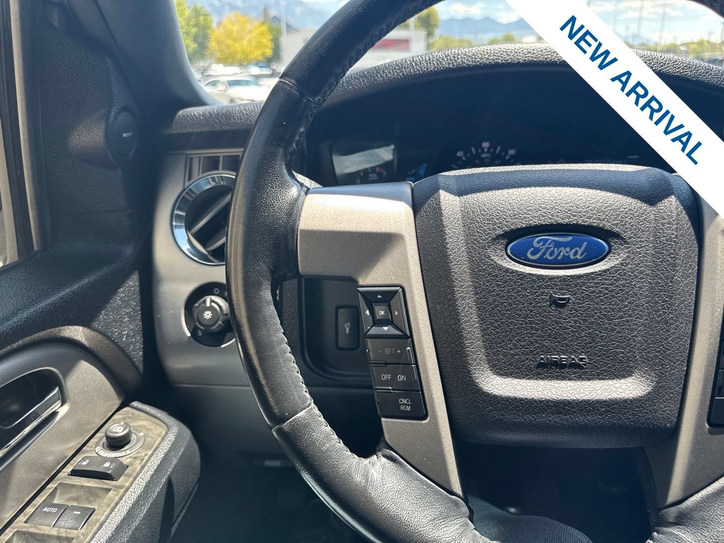 Used 2017 Ford Expedition EL Limited w/ Equipment Group 301A AWD/4WD image 23