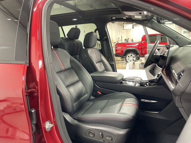 Used 2024 Chevrolet Traverse RS w/ LPO, Floor Liner Package AWD/4WD image 27