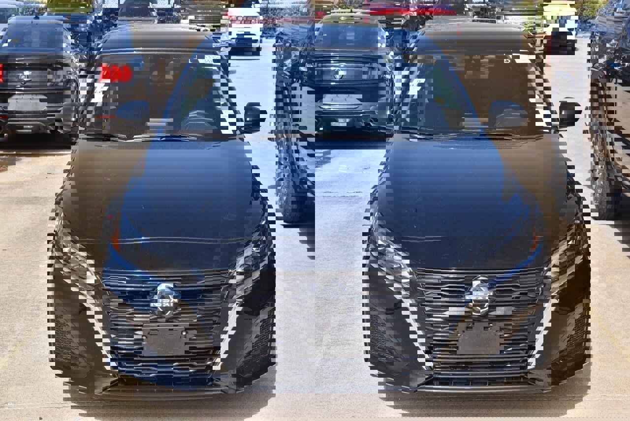 Used 2025 Nissan Altima 2.5 SV image 3