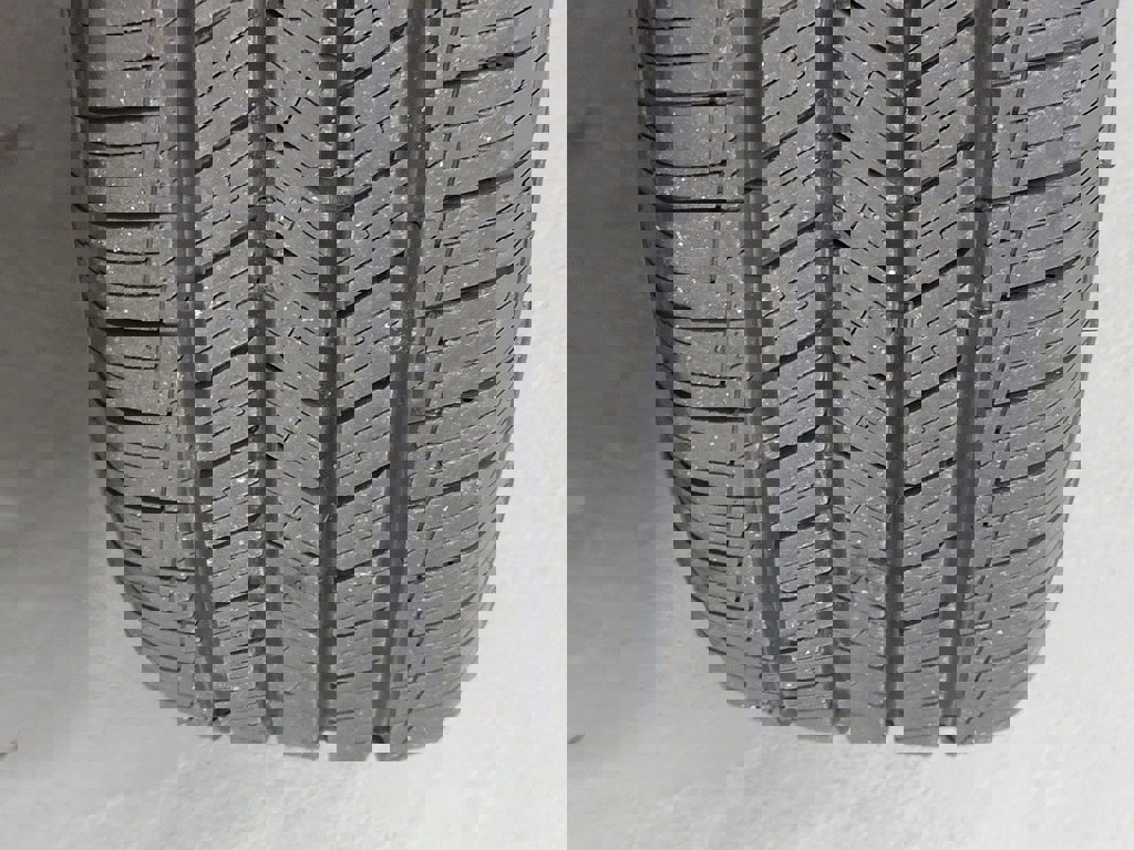 Used 2022 Chevrolet Traverse RS image 13