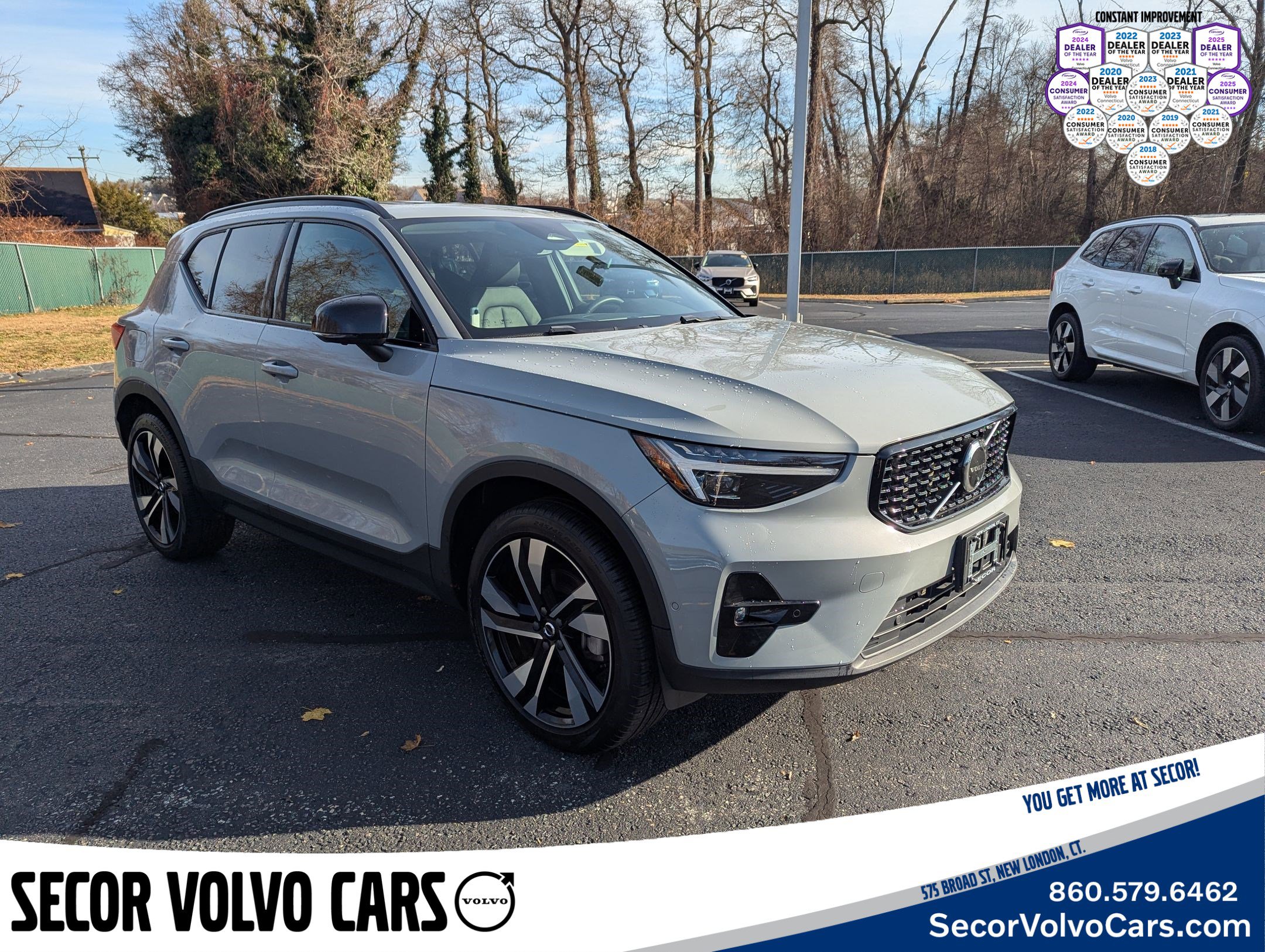 Certified 2024 Volvo XC40 B5 Ultimate w/ Climate Package image 2