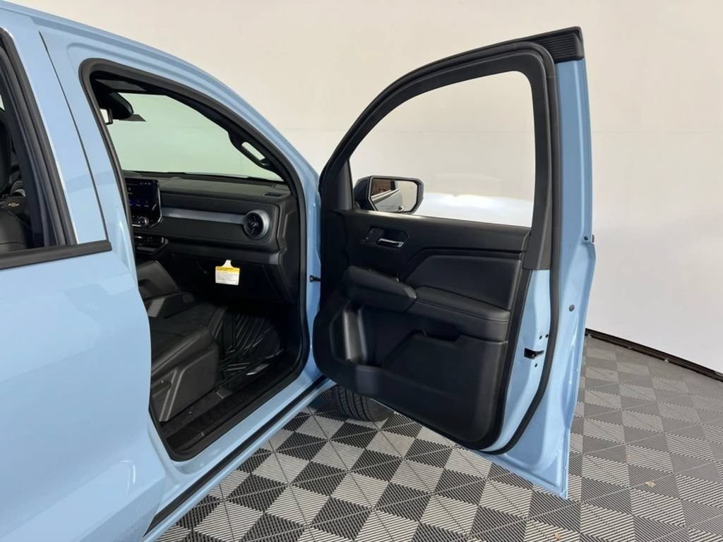 Used 2025 Chevrolet Colorado LT w/ LT Convenience Package AWD/4WD image 28