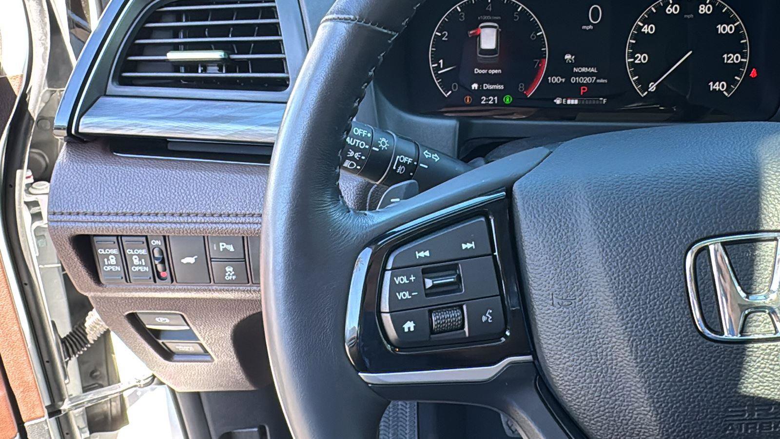Used 2025 Honda Odyssey Elite image 16