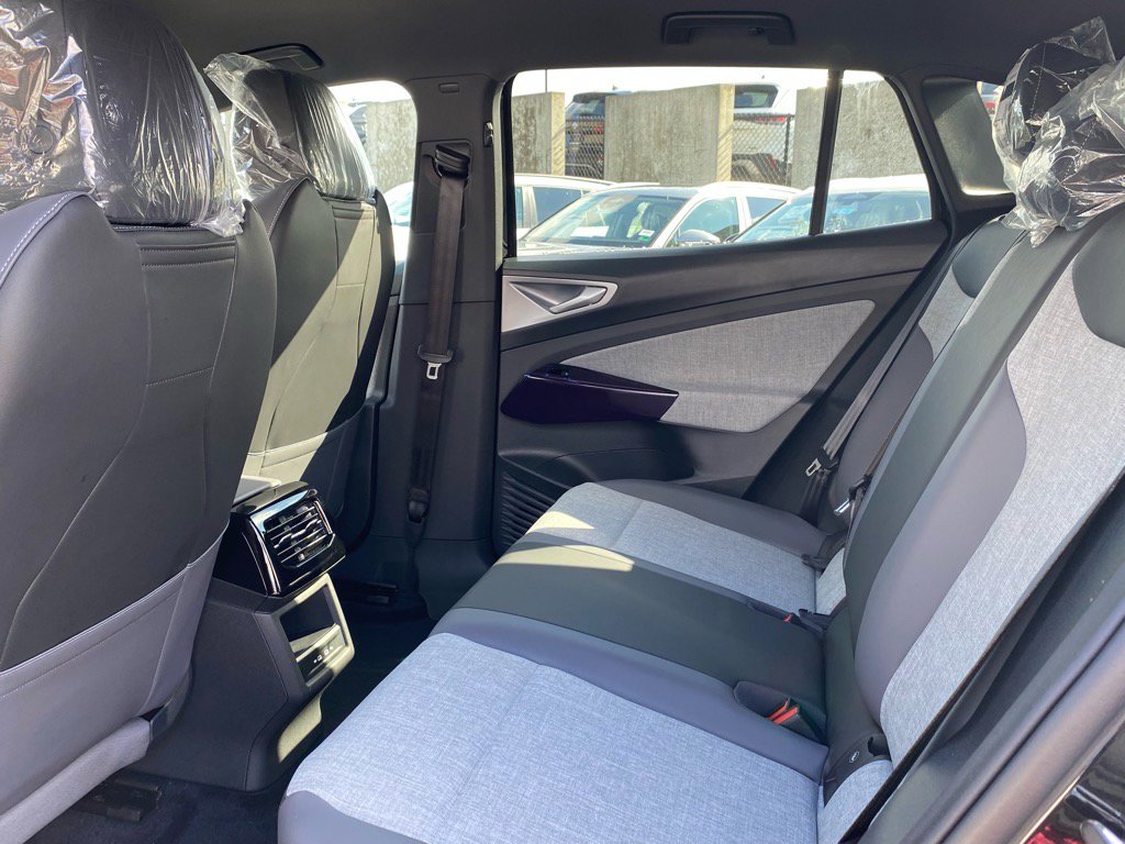 New 2025 Volkswagen ID.4 Pro image 11