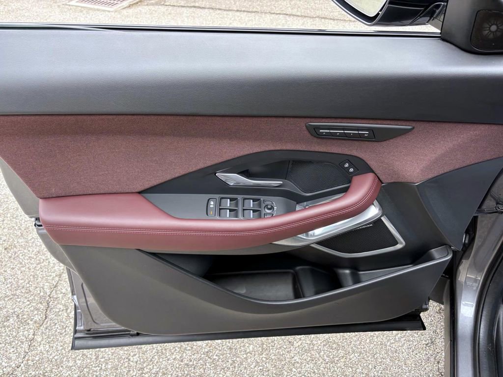 Used 2024 Jaguar E-PACE R-Dynamic SE image 11