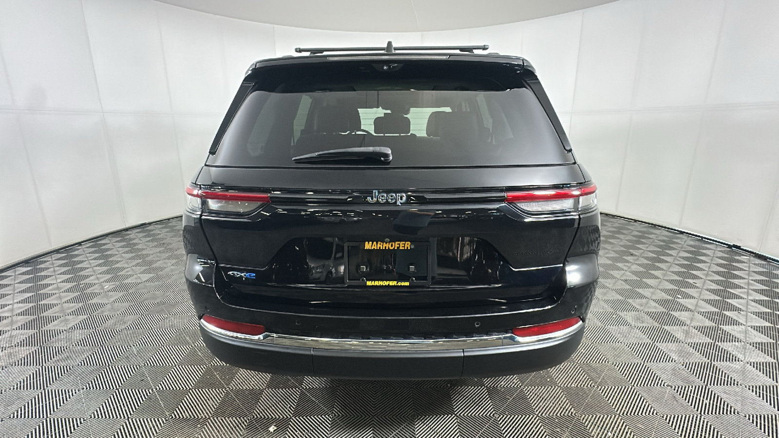 Used 2022 Jeep Grand Cherokee Limited 4xe w/ Luxury Tech Group II AWD/4WD image 4