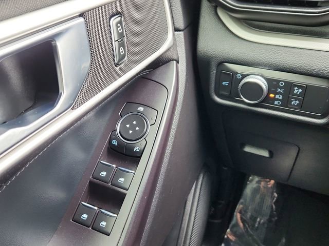 Used 2020 Ford Explorer XLT w/ Comfort Package image 39