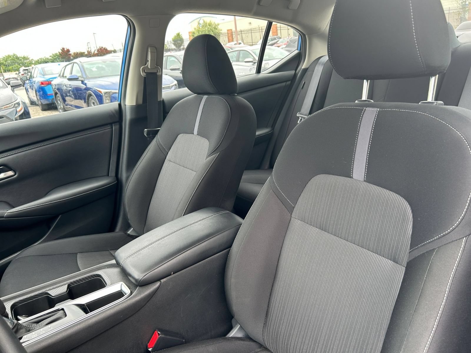 Used 2025 Nissan Sentra SV FWD image 30