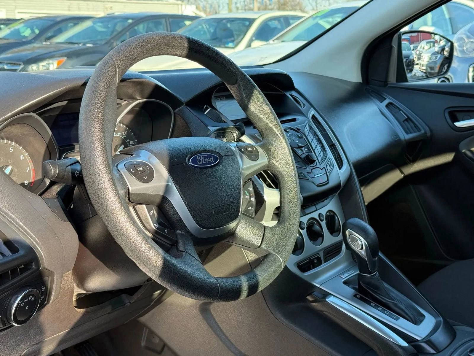 Used 2013 Ford Focus SE w/ SE Winter Pkg image 16