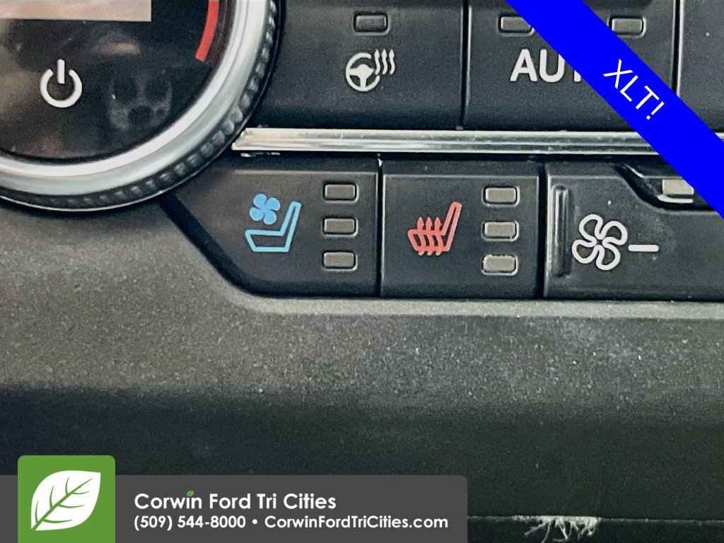 Used 2020 Ford Expedition Max XLT w/ Equipment Group 202A AWD/4WD image 24