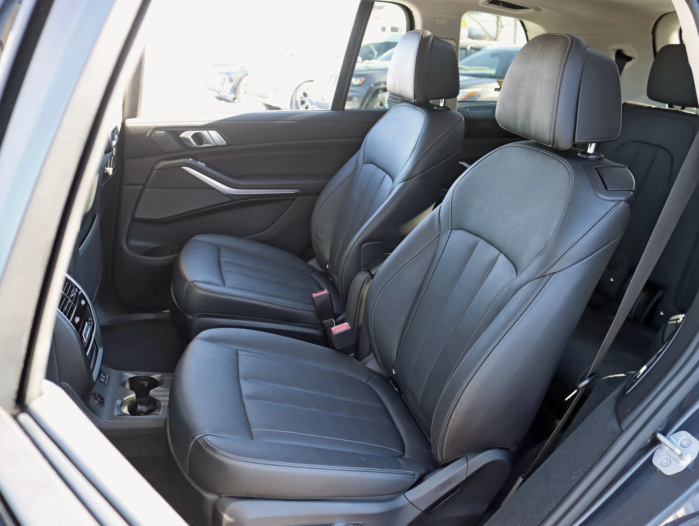 Used 2020 BMW X7 xDrive40i w/ Premium Package AWD/4WD image 37