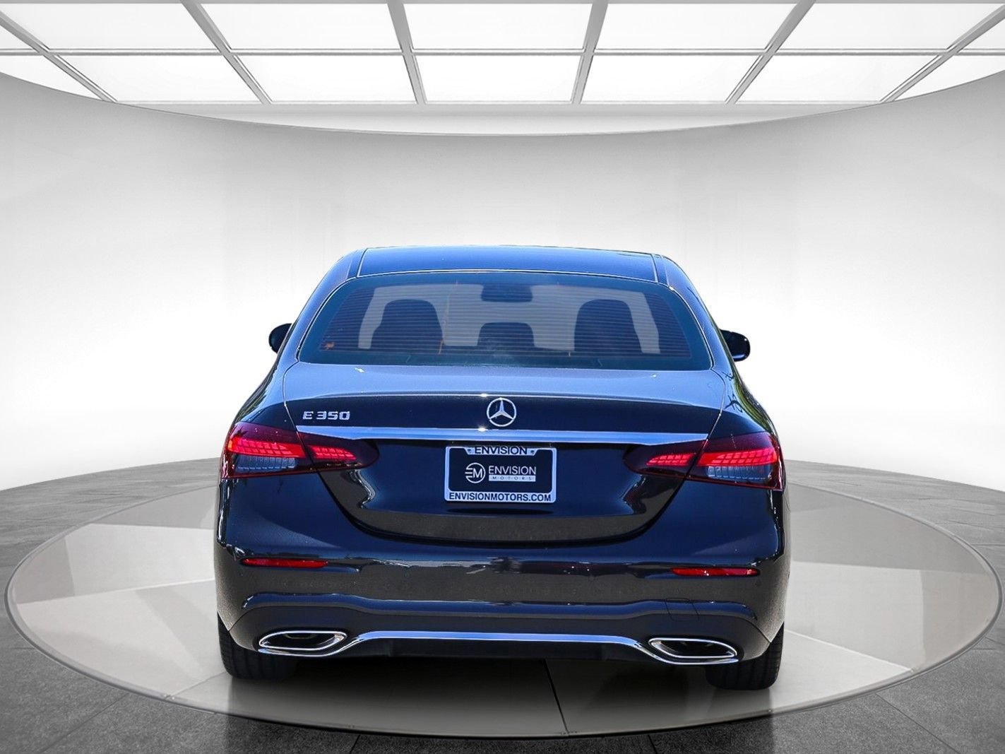 Used 2023 Mercedes-Benz E 350 Sedan image 3