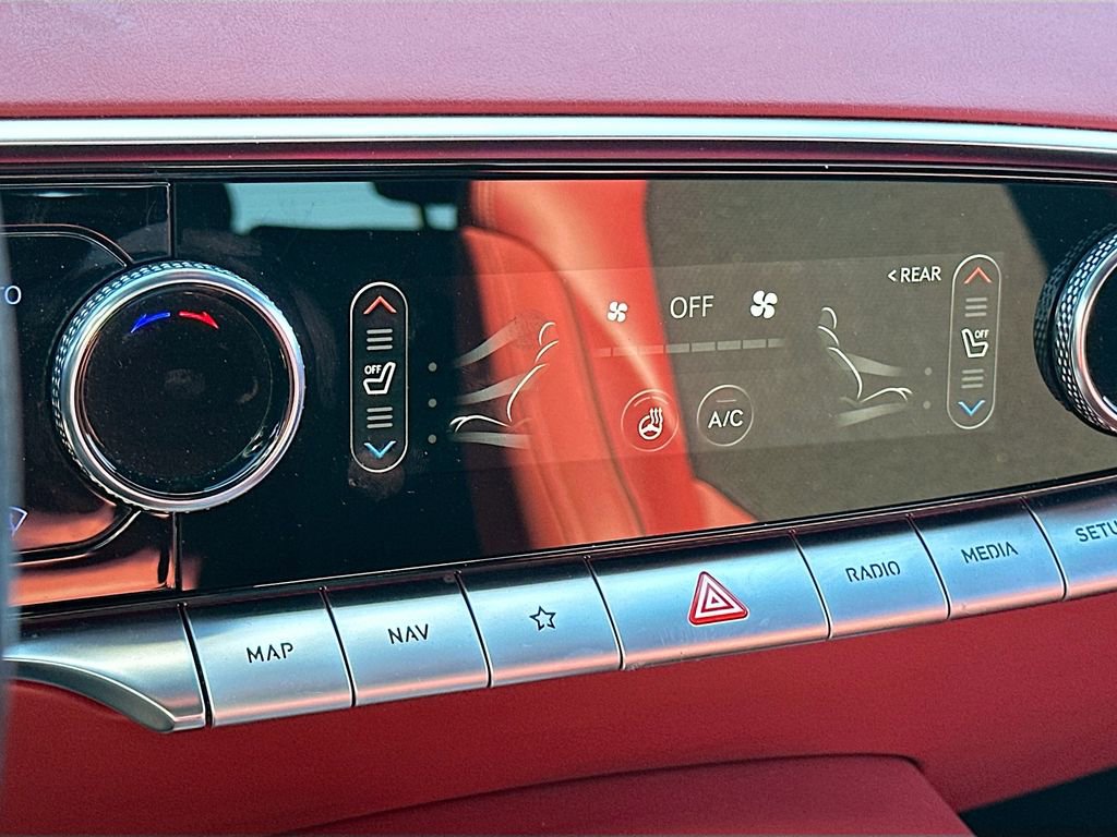 Used 2023 Genesis GV70 2.5T w/ Sport Prestige Package image 21