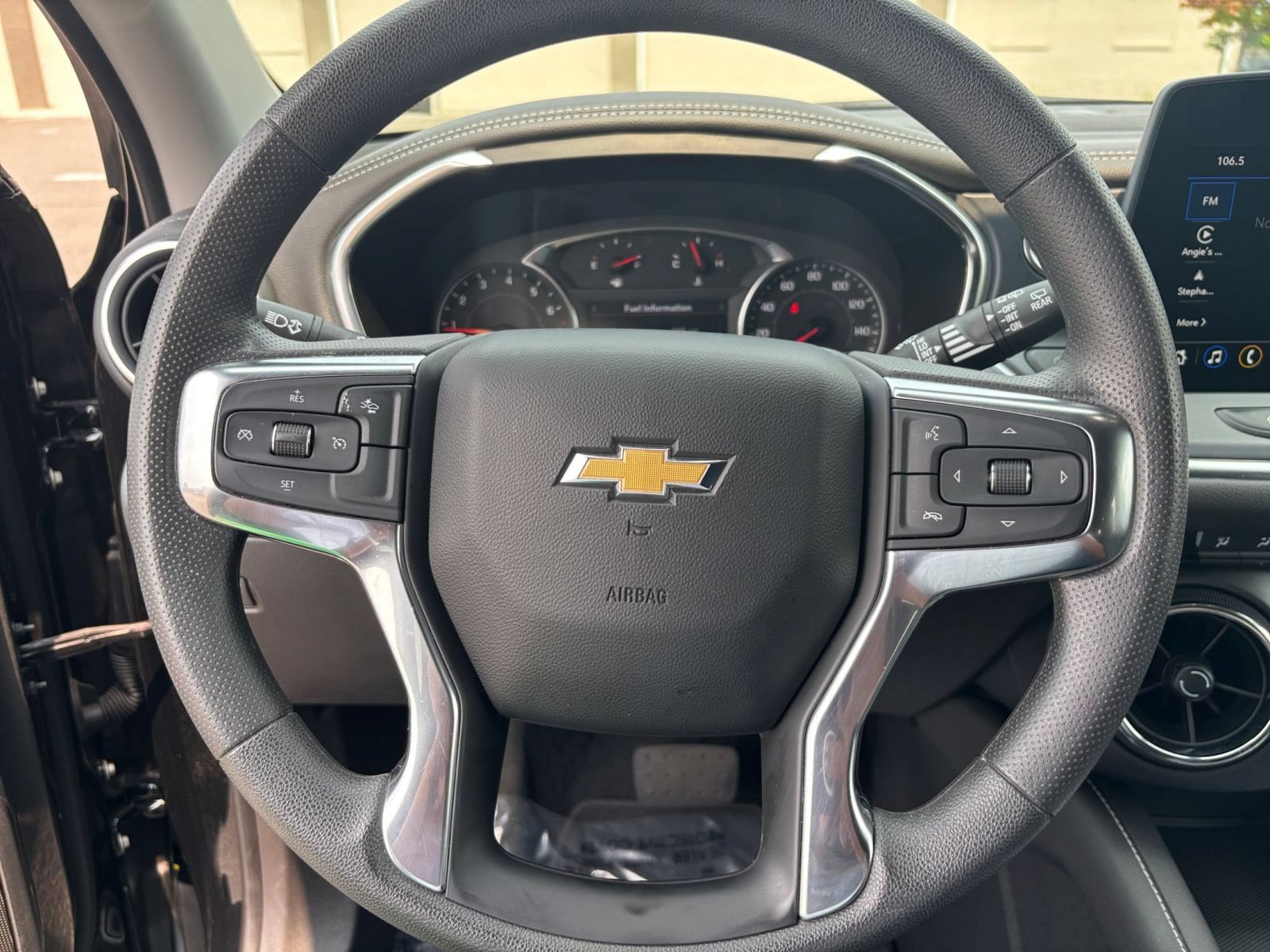 Used 2025 Chevrolet Blazer LT FWD image 29