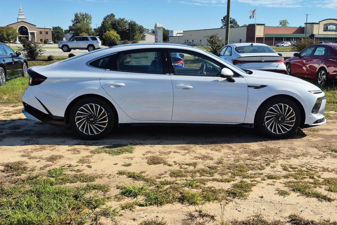 New 2026 Hyundai Sonata Limited FWD image 4