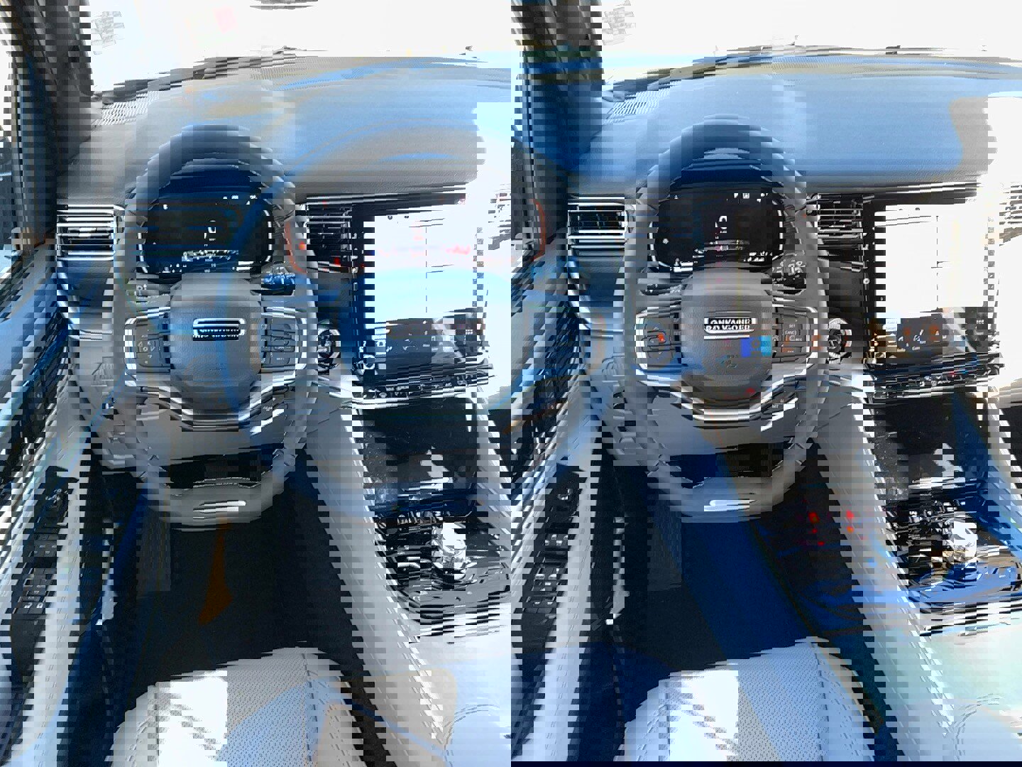 New 2026 Jeep Grand Wagoneer L 4X4 w/ HD Trailer Tow Package image 15