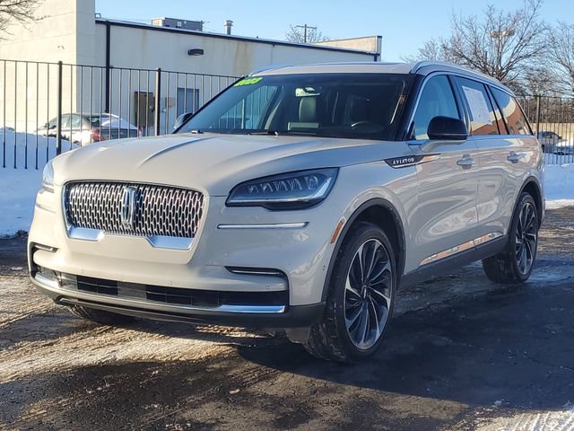Used 2023 Lincoln Aviator Reserve w/ Equipment Group 201A image 2