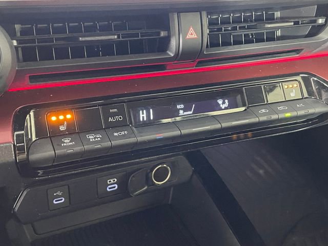 Used 2024 Toyota Prius Prime XSE Premium image 9