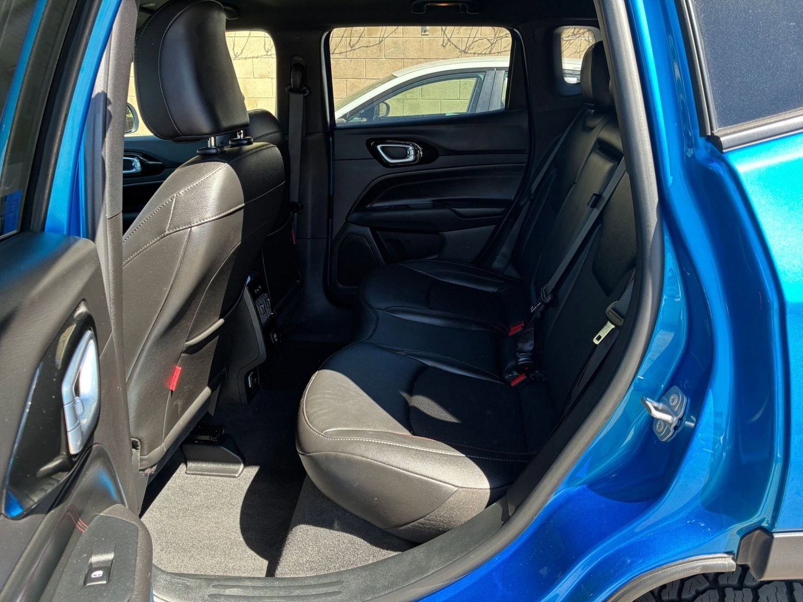 Used 2025 Jeep Compass Trailhawk AWD/4WD image 24