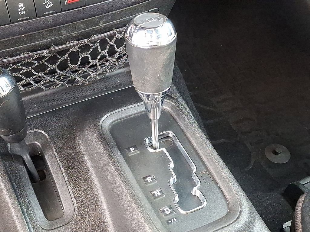 Used 2015 Jeep Wrangler Freedom Edition image 14