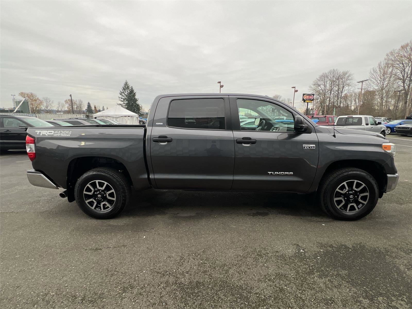 Used 2017 Toyota Tundra SR5 image 6