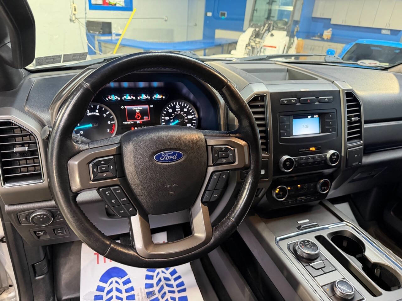 Used 2018 Ford Expedition XLT AWD/4WD image 24