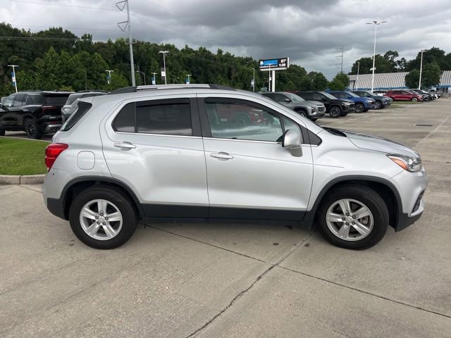 Used 2017 Chevrolet Trax LT FWD image 4