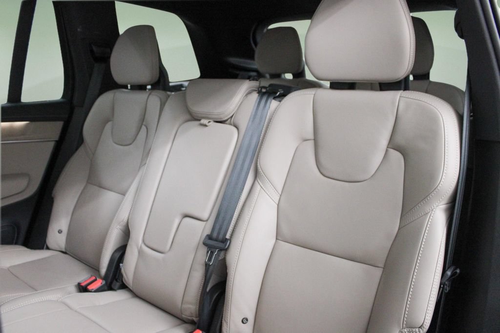 Certified 2025 Volvo XC90 B5 Ultra AWD/4WD image 25