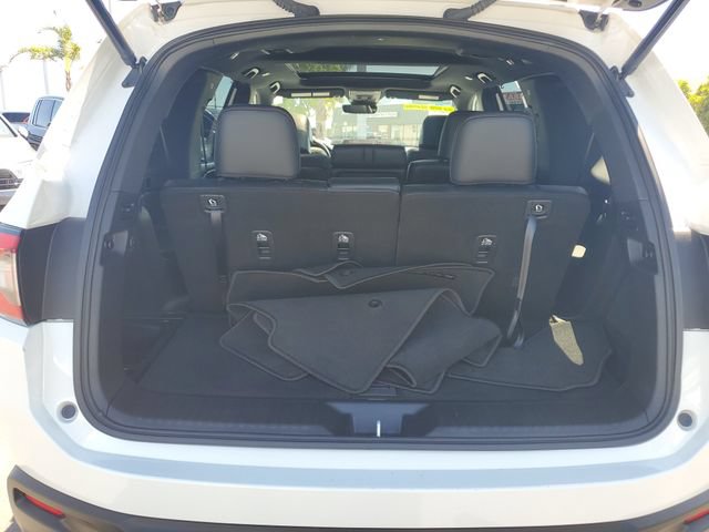 Used 2025 Honda Pilot Black Edition image 8