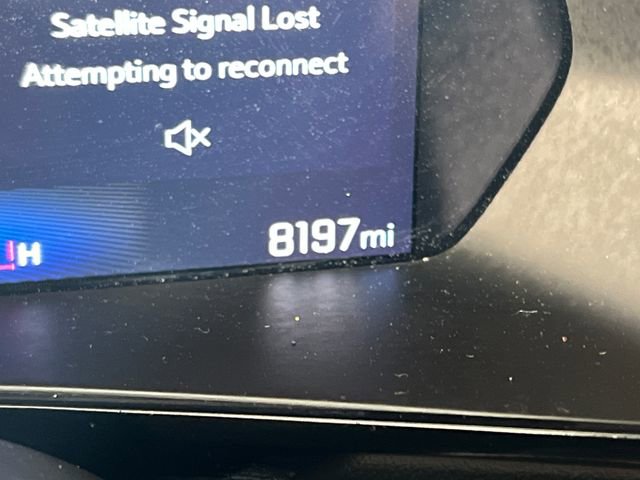 Used 2024 Chevrolet Colorado ZR2 w/ Safety Package image 17