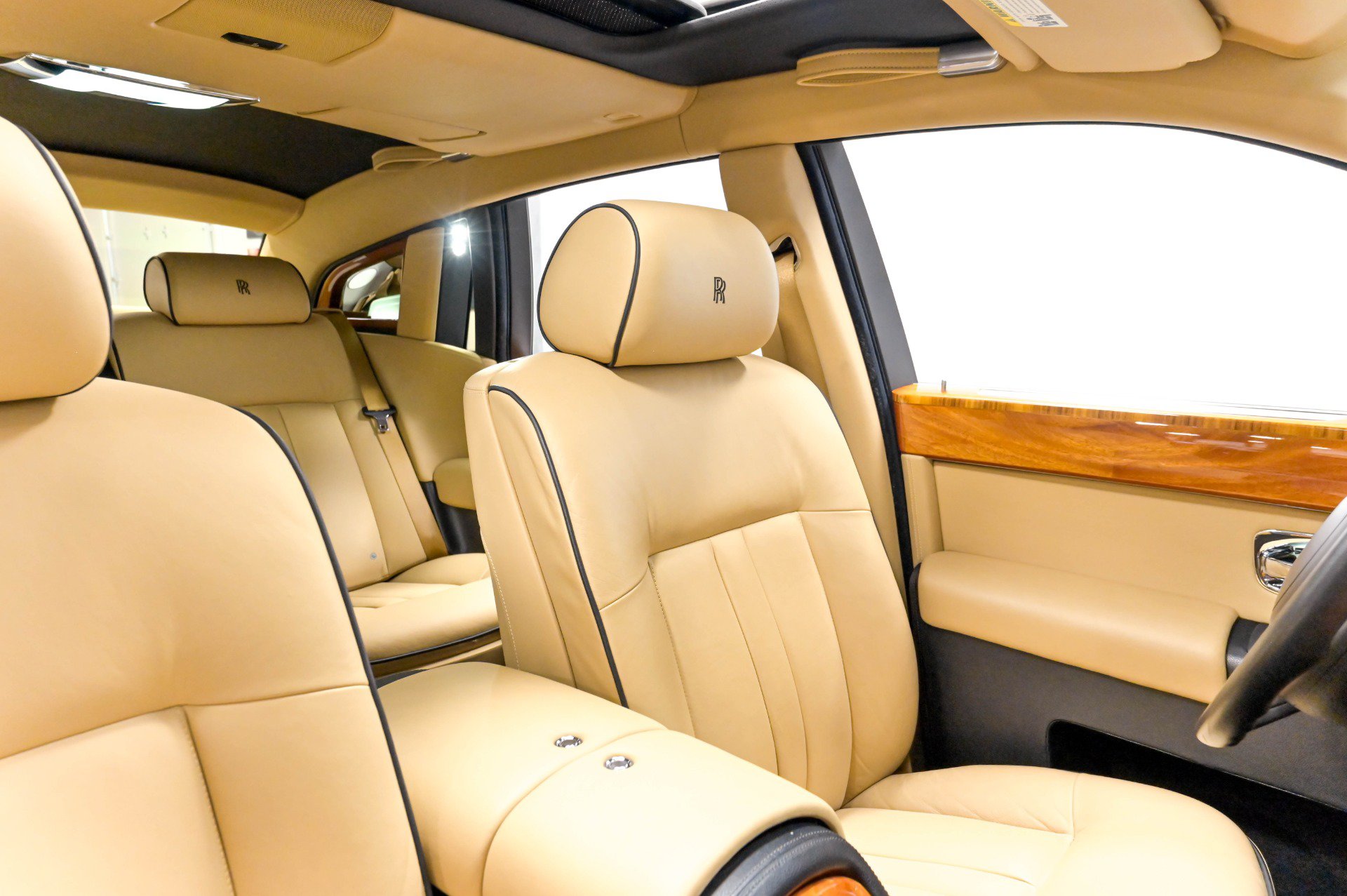 Used 2013 Rolls-Royce Phantom Sedan RWD image 25