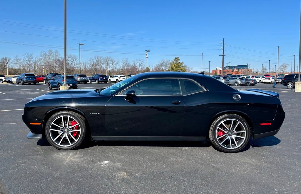 Used 2022 Dodge Challenger R/T w/ Plus Package image 4