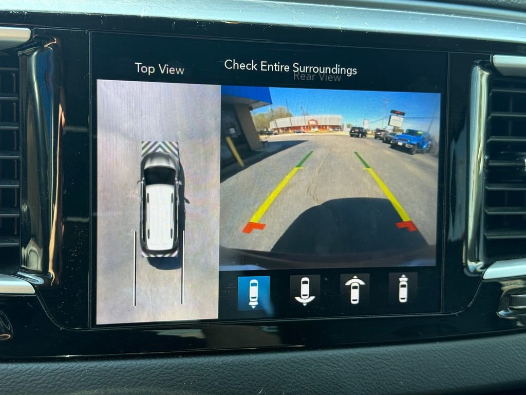 Used 2020 Chrysler Pacifica Touring-L w/ Advanced Safetytec Group image 3