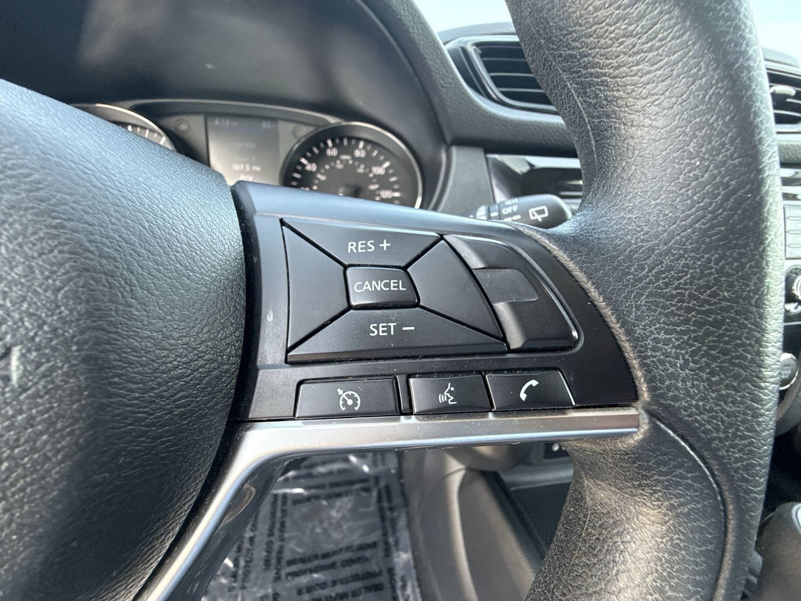 Used 2018 Nissan Rogue S AWD/4WD image 33