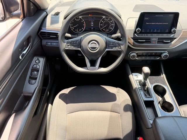 Used 2024 Nissan Altima 2.5 SV FWD image 13