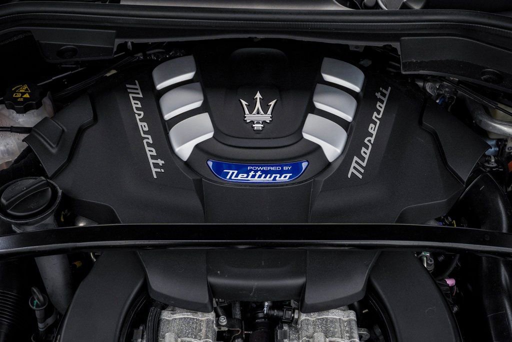Certified 2024 Maserati Grecale Trofeo image 28