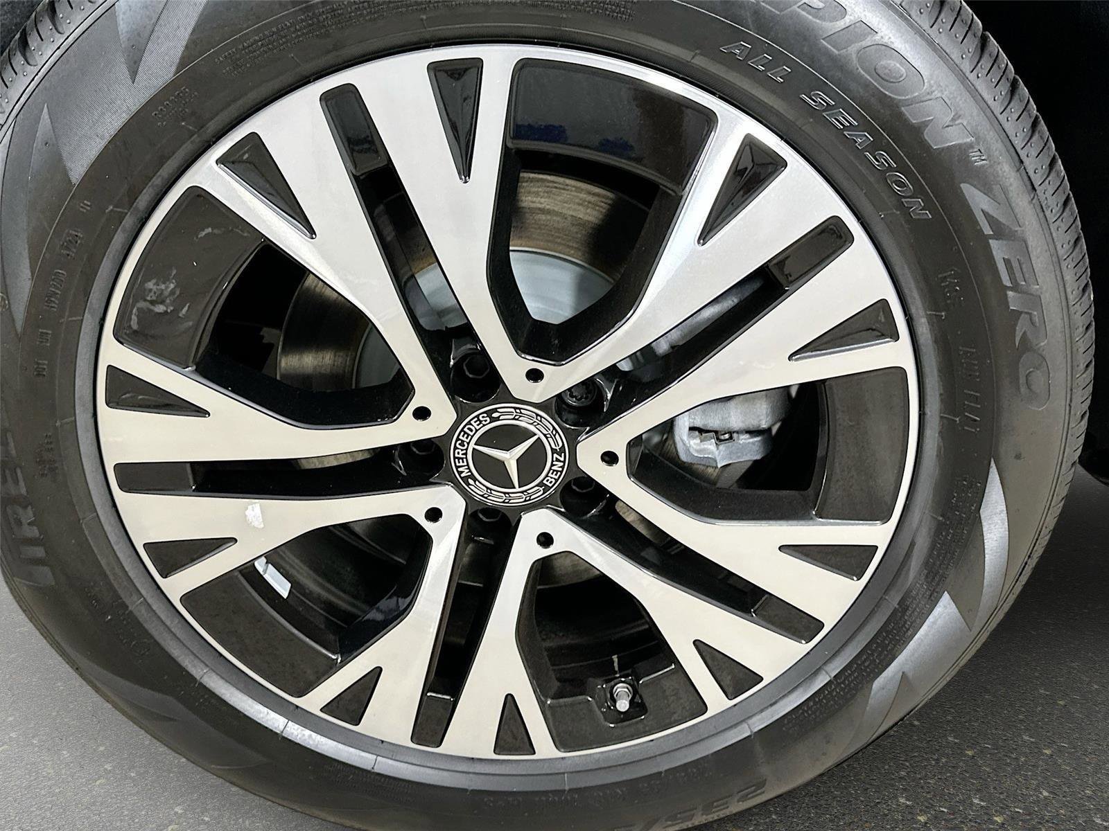 Certified 2025 Mercedes-Benz GLB 250 4MATIC image 37