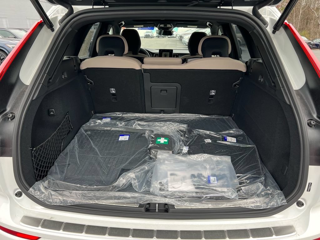 New 2026 Volvo XC60 T8 Plus w/ Protection Package Premier AWD/4WD image 25