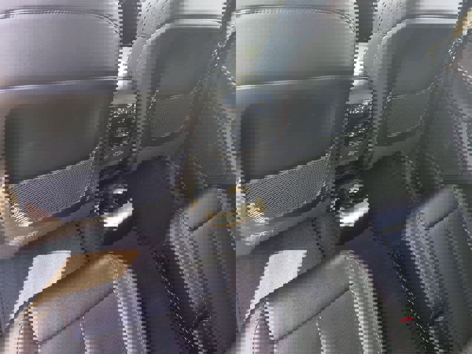 Used 2024 Jeep Grand Cherokee L Limited w/ Luxury Tech Group II image 19