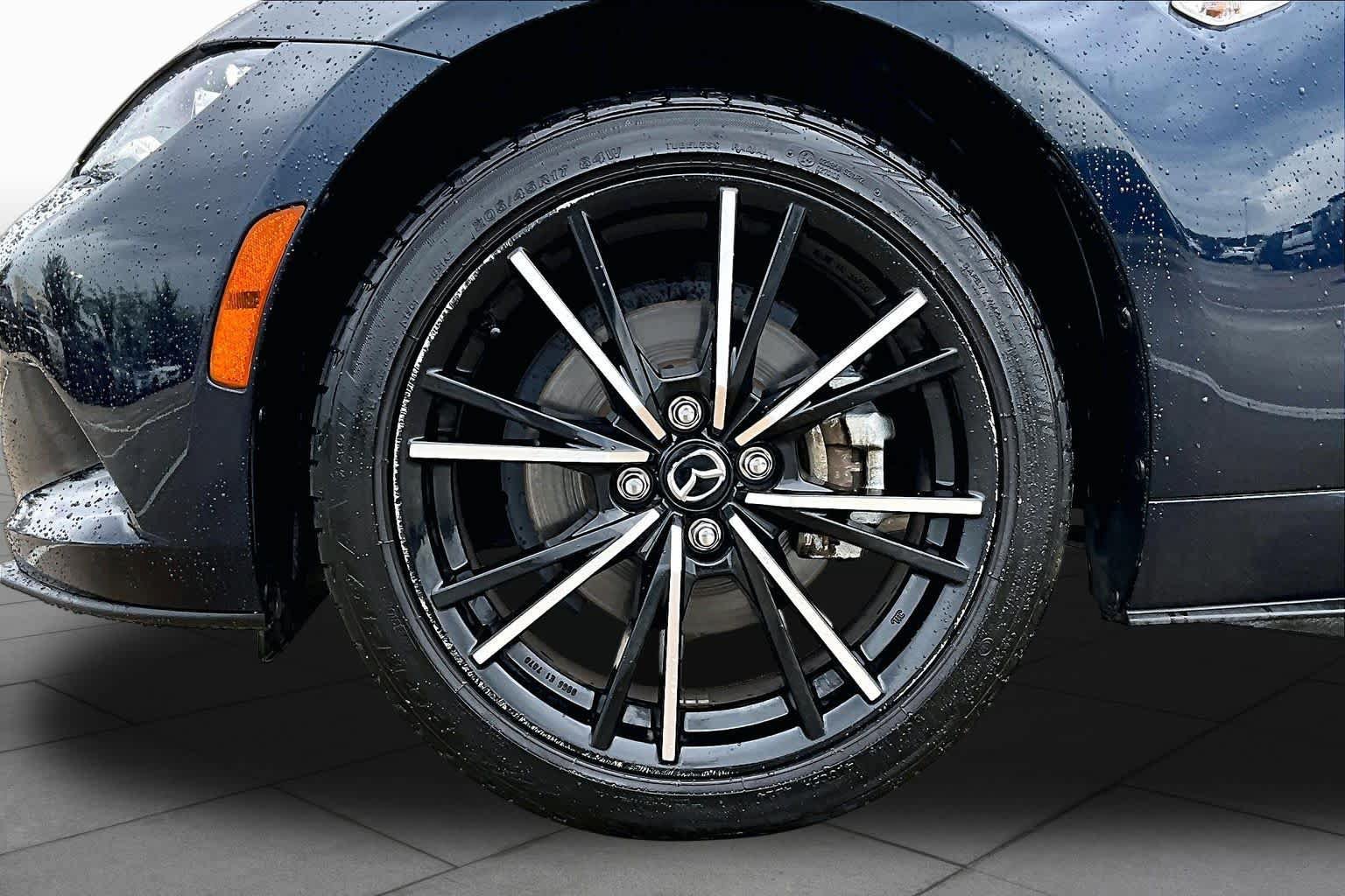 Used 2025 MAZDA MX-5 Miata RF Grand Touring RWD image 9