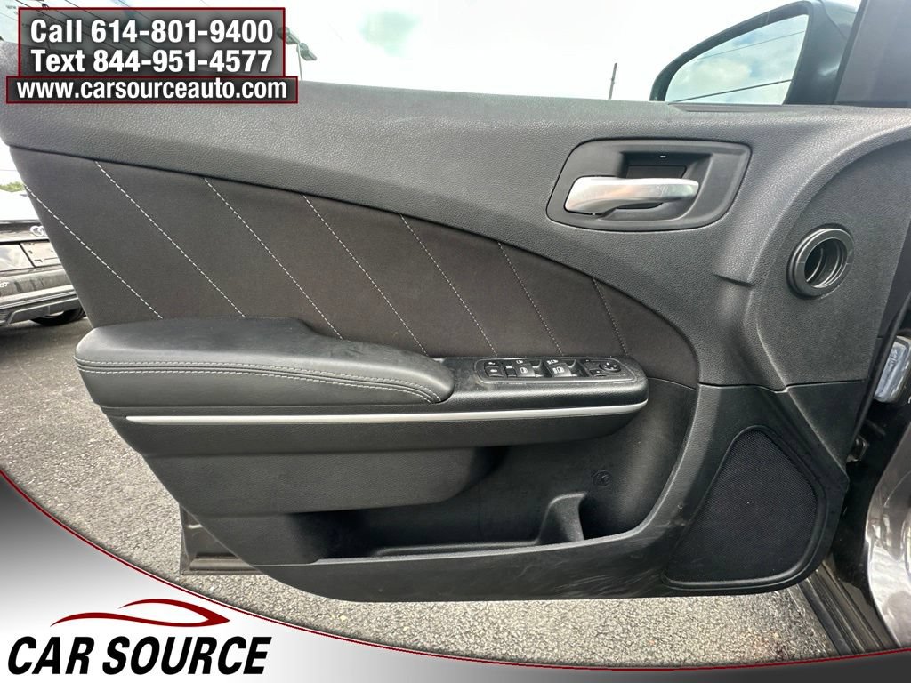 Used 2020 Dodge Charger SXT RWD image 13