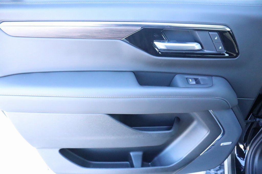 New 2026 Chevrolet Suburban Z71 w/ Comfort Package image 24