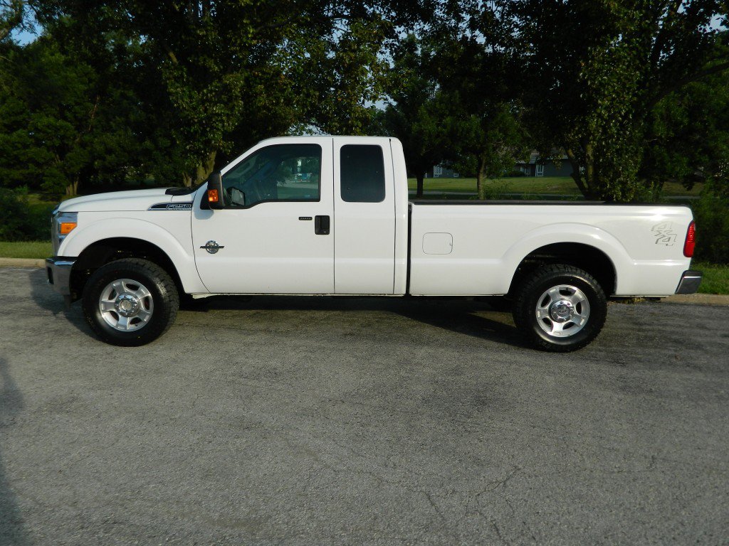 Used 2011 Ford F250 XLT w/ Advanced Security Group AWD/4WD image 4