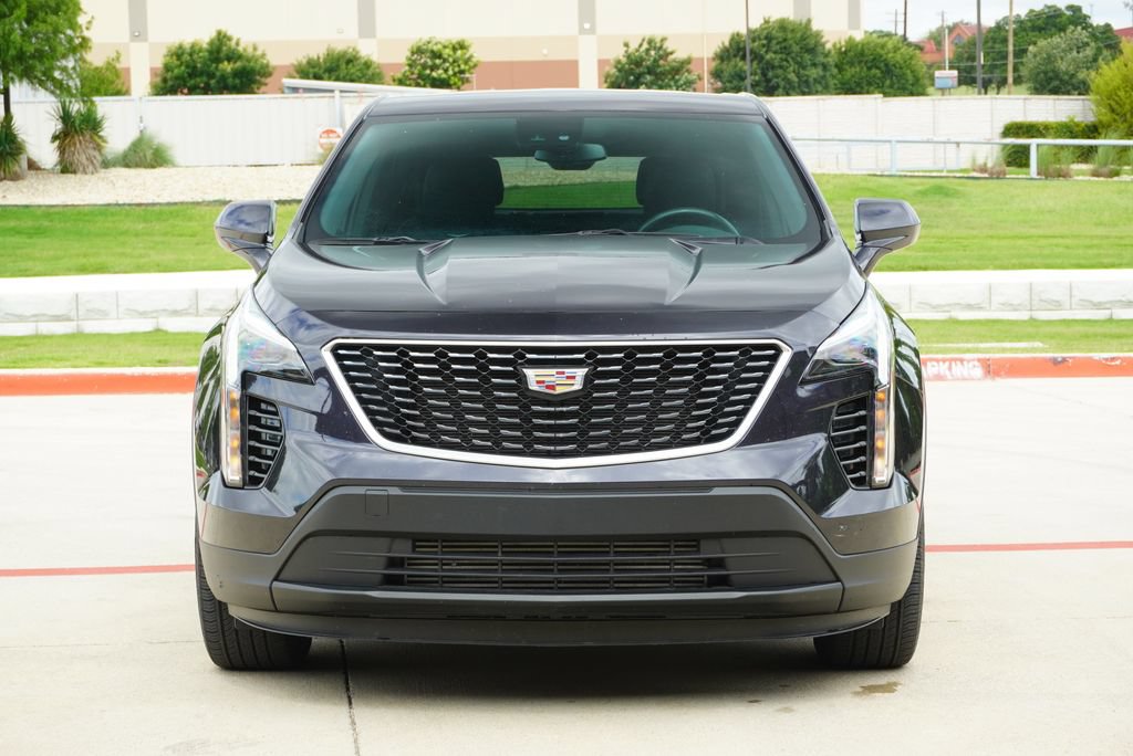 Used 2023 Cadillac XT4 Luxury w/ Cold Weather Package FWD image 7