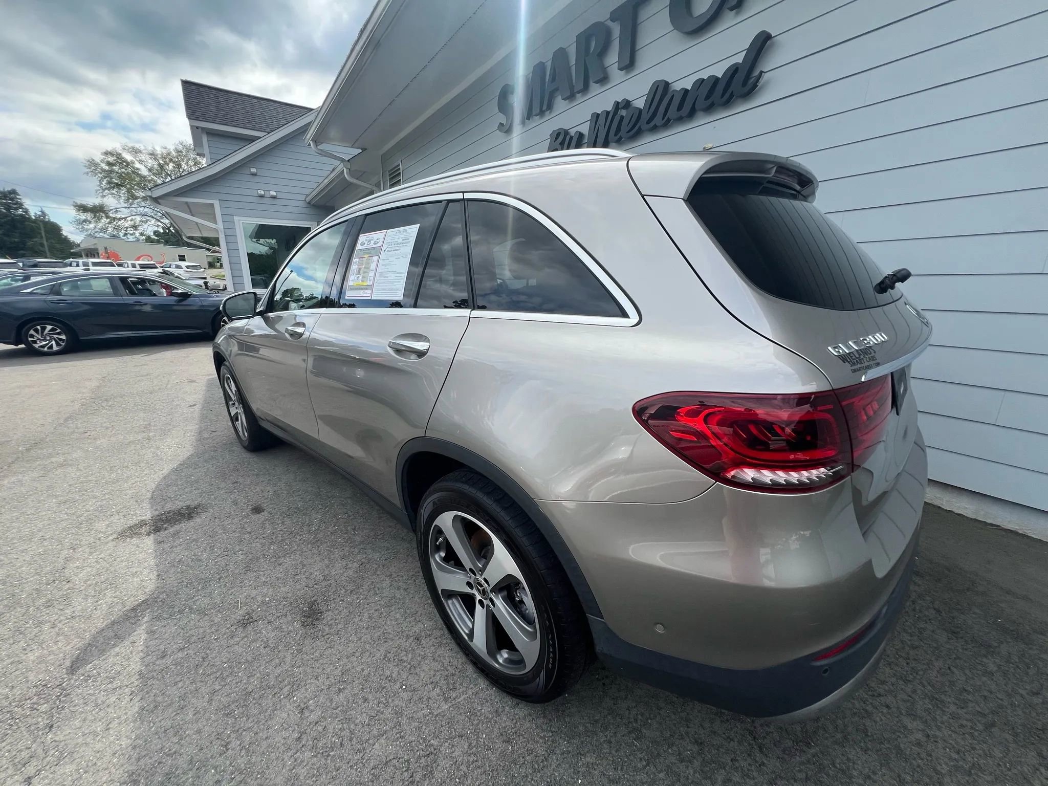Used 2021 Mercedes-Benz GLC 300 image 3