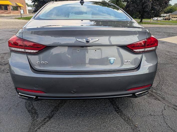 Used 2015 Hyundai Genesis 3.8 w/ Option Group 03 AWD/4WD image 9
