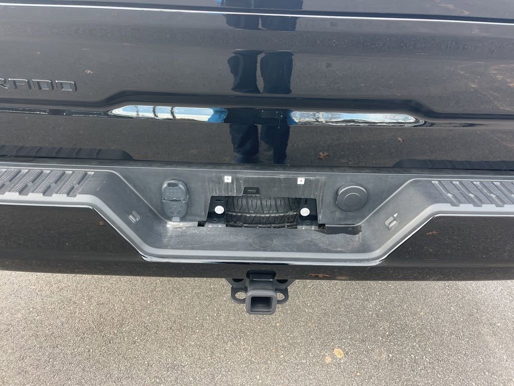 Used 2024 Chevrolet Silverado 1500 Custom w/ Dark Appearance Package image 26