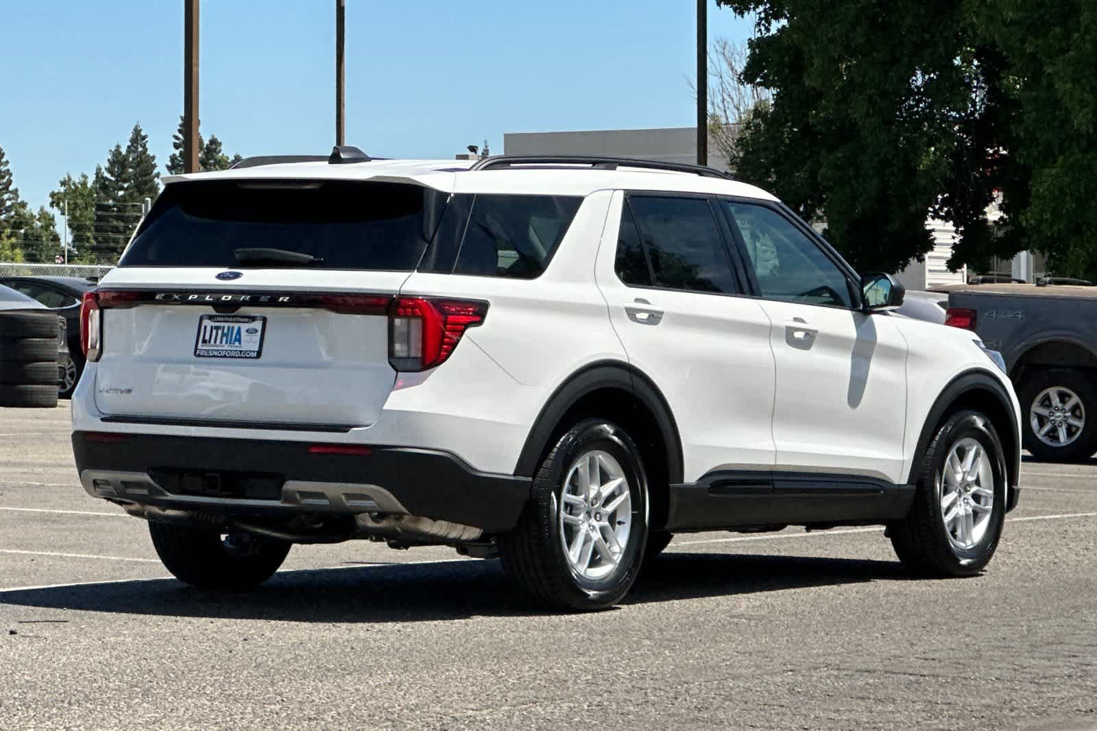 New 2026 Ford Explorer Active w/ Active Comfort Package RWD image 2