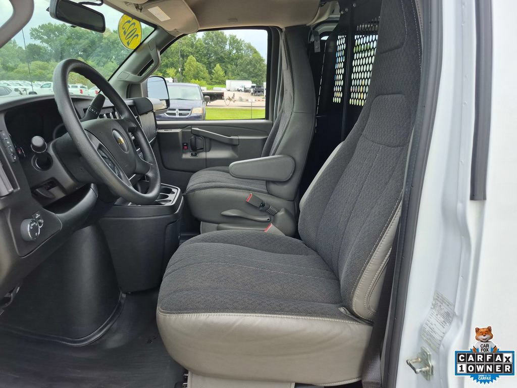 Certified 2024 Chevrolet Express 2500 w/ Driver Convenience Package RWD image 9