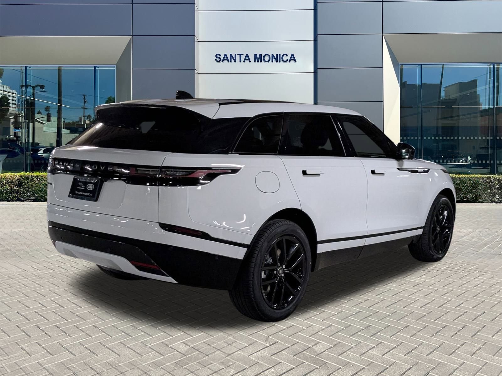 New 2026 Land Rover Range Rover Velar Dynamic SE image 2